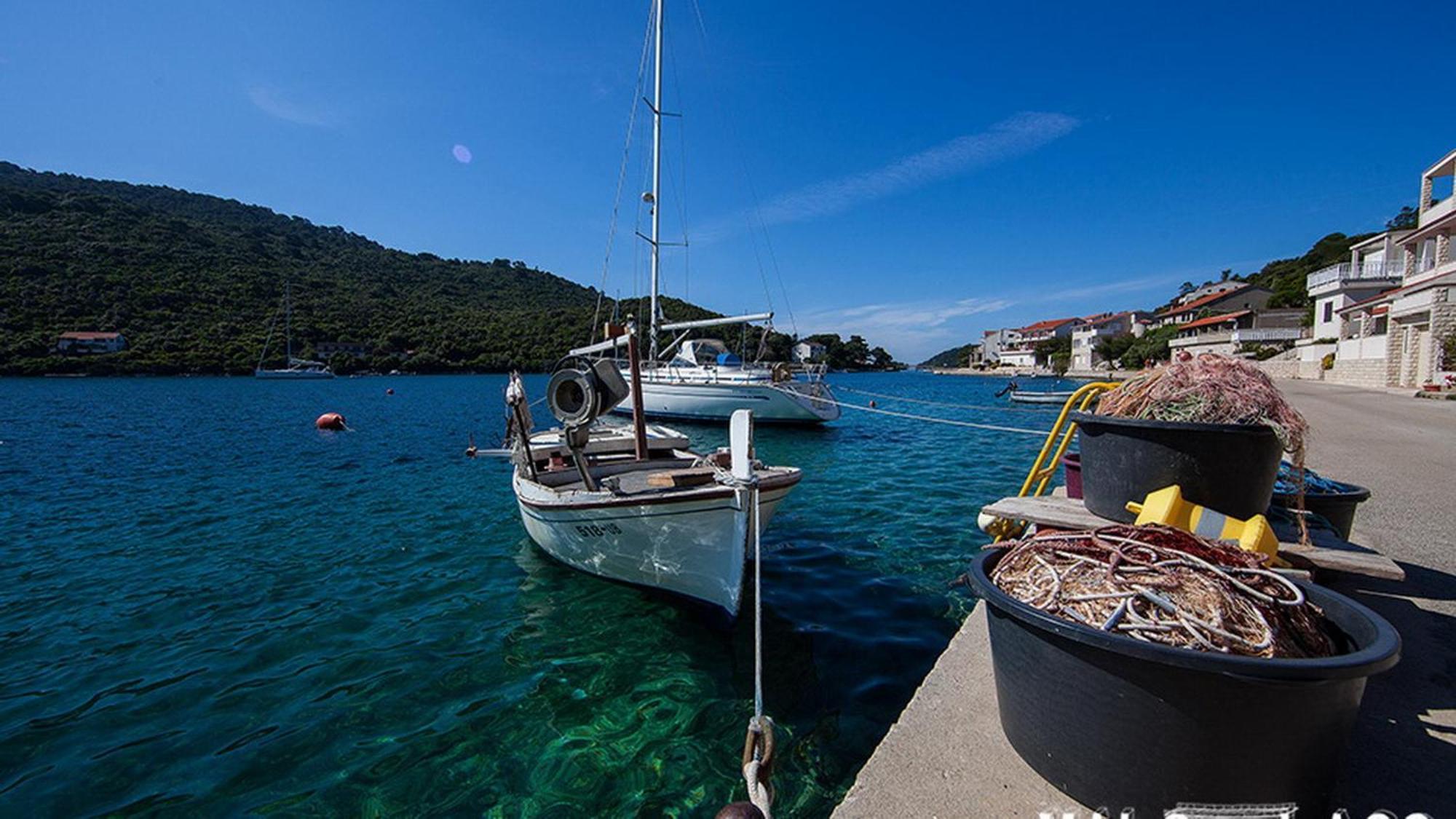 Apartments Malo Lago Lastovo Room photo