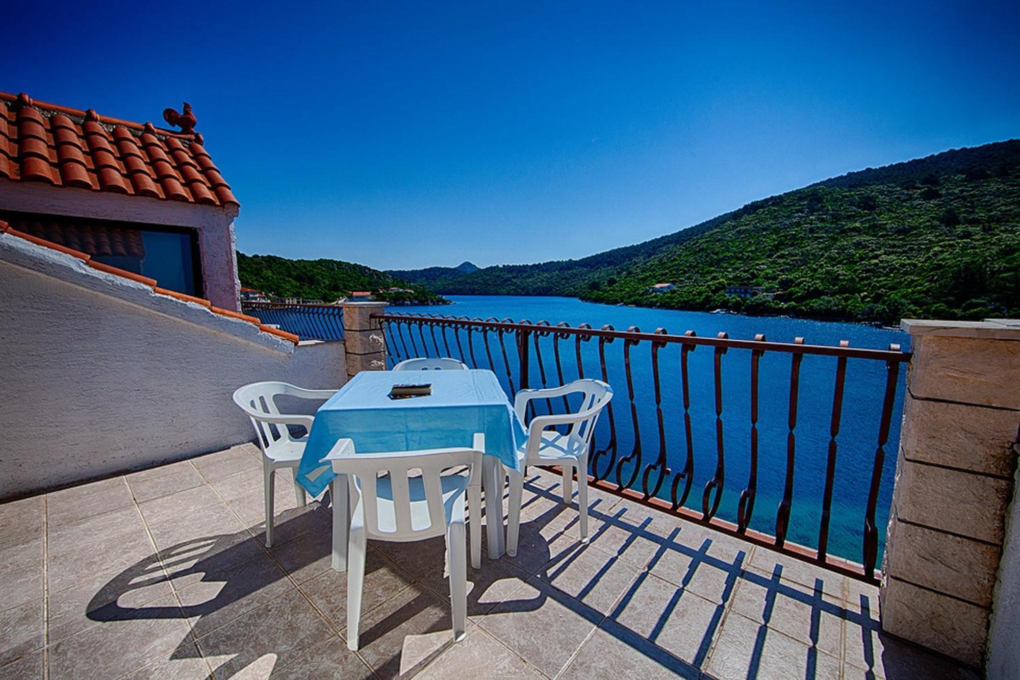 Apartments Malo Lago Lastovo Room photo