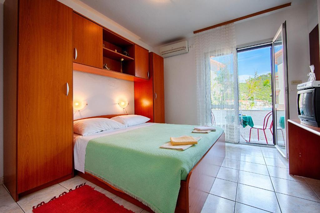 Apartments Malo Lago Lastovo Room photo