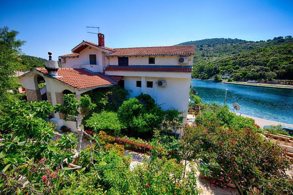 Apartments Malo Lago Lastovo Exterior photo