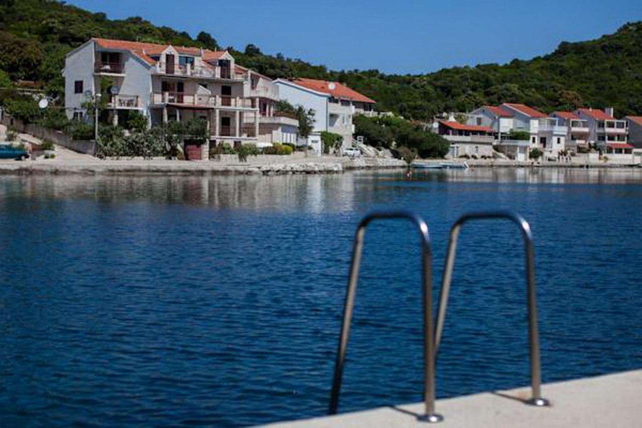 Apartments Malo Lago Lastovo Exterior photo